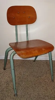 Vintage Mid-century Spider Leg School Chair • $51.99