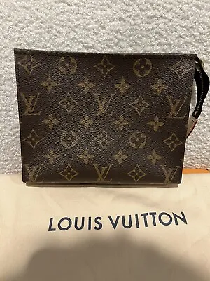 $795 • Buy Louis Vuitton Toiletry 19 Pouch / Clutch  BNIB