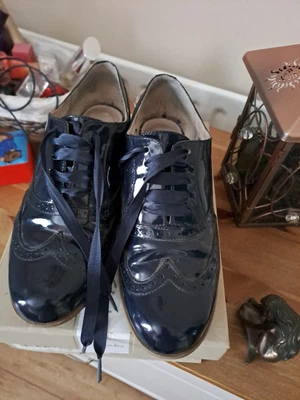 £15 • Buy Clarks Navy Patent  Hamble Oak Brogues 6d