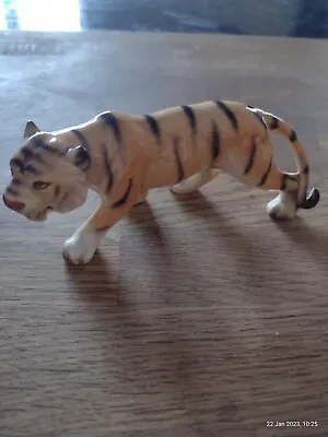 Prowling Bengal Tiger Sculpture Big Cat  Decorative Ornament Figurine • £2.99