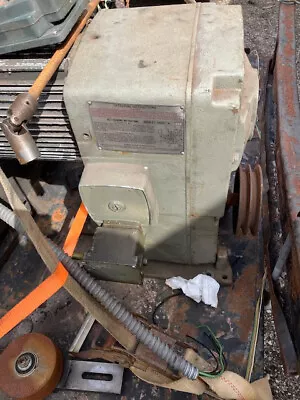 $650 • Buy US Varidrive Motor / Gearbox 240V 3ph  300 RPM To 4000 RPM With Controler Box