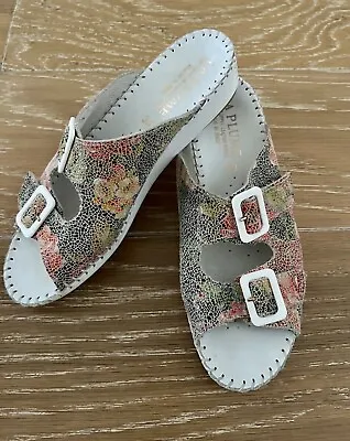 La Plume Jen Floral Sandals Stylish Designer Leather Shoes Made In Italy 39 (8)  • $32.78