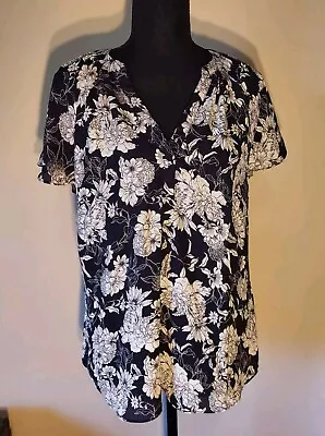 Womens HM Shirt Floral Vneck Short Sleeve Black White MEDIUM Blouse Pullover  • $10