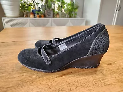 Merrell Petunia Mary Jane Women's 9 Black Suede Wedge Comfort Shoes • $22