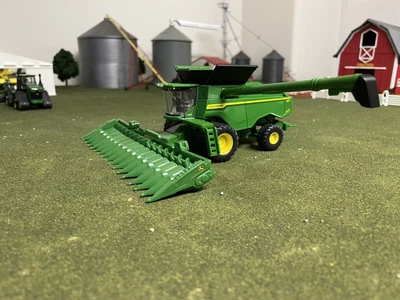 $44.99 • Buy 1/64 Ertl John Deere X9 1000 Combine W/ 16 Row Folding Corn Head FS