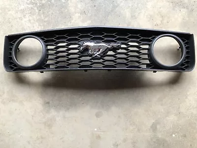 NEW OEM Ford Mustang 2005-2009 HONEYCOMB GRILL W/ Pony Fog Light 6R33-8200-BAW • $79