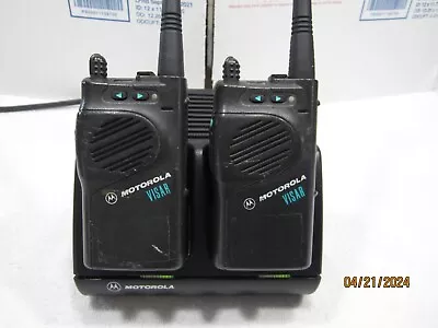 2 MOTOROLA VISAR VHF RADIOS With CHARGER 136-174MHz MURS HUNTING PREPPER • $54.95