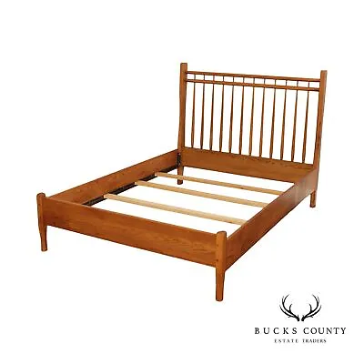 Hunt Country Furniture Oak Full Size Spindle Bed • $895