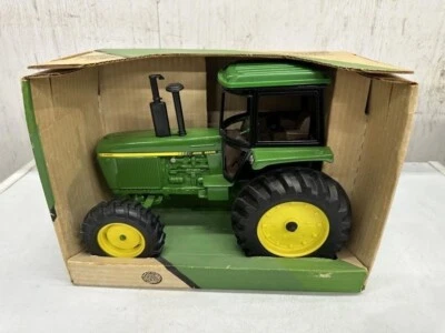 $99.99 • Buy Vintage  5584 John Deere 4455 MFWD Tractor W/ Cab 1:16 1990