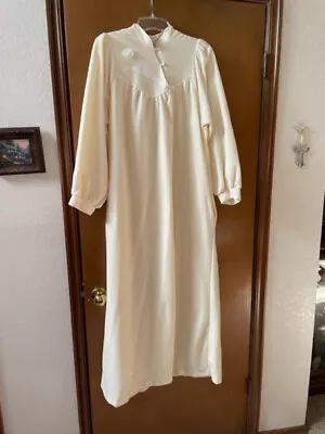 Womans Long Zippered Cream Robe Miss Elaine Xl W/calla Lily Embroidery • $14