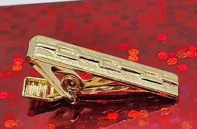 VINTAGE TIE BAR CLIP CLASP STAY Bright Gold Tone Hatch Marks & Embossed Chain • $9.99