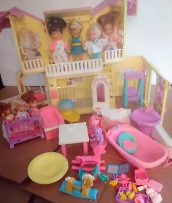 Vtg Barbie 1998 Mattel Kelly's Pop Up Playhouse Furniture Dolls Toys Accessories • $50