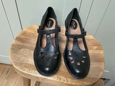 Clarks T-Bar Shoes Womens 8 D 41 Black Leather Mary Jane Wedges Smart Gatsby • £22