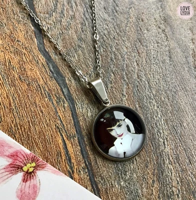 $19.52 • Buy HANDMADE Audrey Hepburn Black Retro Vintage Style Iconic Silver Colour Necklace