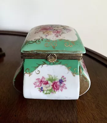 GORGEOUS ANTIQUE HAND PAINTED PORCELAIN JEWELRY BOX HINGED FLORAL GREEN 3.5”x4” • $35