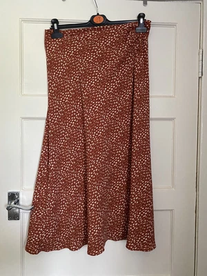 £0.80 • Buy Polka Dot Skirt