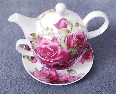 New Boxed MAXWELL WILLIAMS  Tea For One 'Lily Rose' Teapot Cup & Saucer.  • £9.99