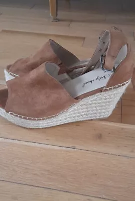 Lily Tan Wedges Size 8/41 • £4.99