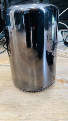£550 • Buy Mac Pro 2013 8 Core