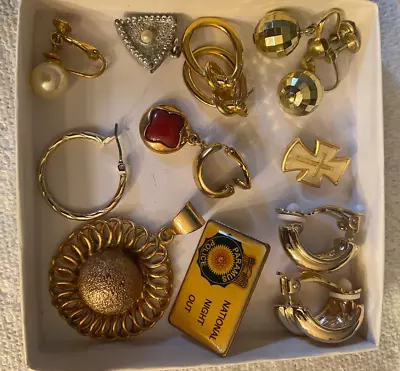 Lot Of Vintage Costume Jewelry • $10.99