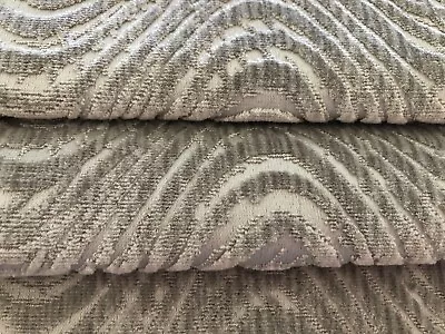 KRAVET COUTURE  FORCE OF NATURE/Platinum  Velvet Epingle  Wave -$420-25 X24.5 L • $20