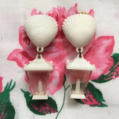 Vintage 50's/60's Kitsch Novelty Plastic Lantern & Shell Clip On Earrings White • £11.99