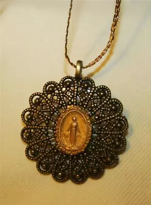 Dainty Lacy Filigree Scallop Our Lady Of Grace Miraculous Mary Pendant Necklace • $11.99