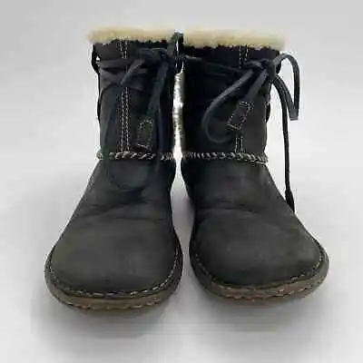 UGG Cove Dark Brown Wrap Lace Sherpa Lined Boots Womens 6 • $27.95