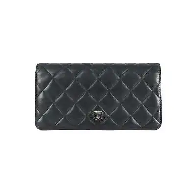 $792 • Buy Chanel Yen Wallet Black