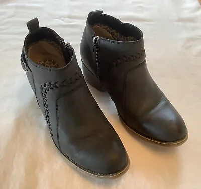 Billabong Take A Walk Ankle Zip Up Vegan Leather Booties Womens Size 8.5 • $22.50