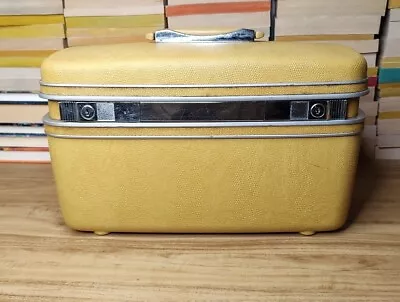 Samsonite Silhouette Vintage Yellow Beauty Train Case With Tray With One Key • $44.99