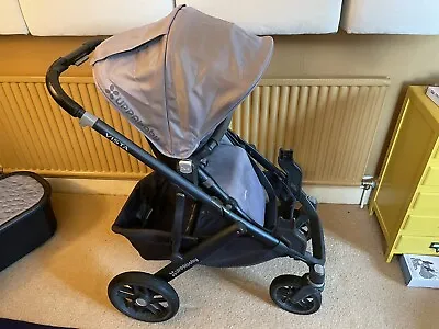 UPPAbaby Vista 2015+ Pram In Pascale Grey With Seat And Carrycot + Extras! • £99