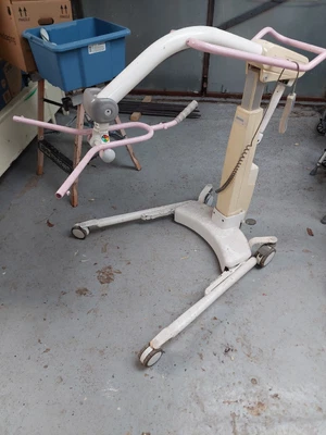 £120 • Buy Arjo Trixie Electric Mobile Hoist-120kg- Nursing/ Carehome