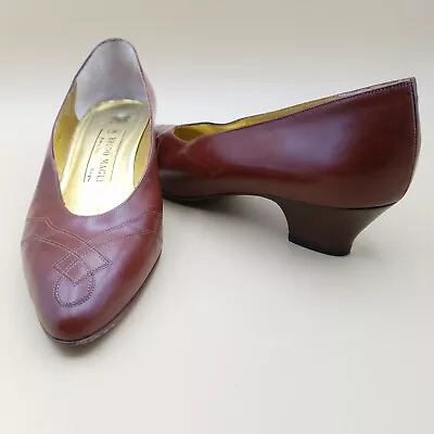 Vtg Bruno Magli Women's Brown Leather Pointed Toe Pump 1.75  Kitten Heel 9 AA • $26.92