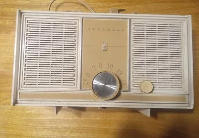 Vintage MOTOROLA Model AT30BH WHITE MCM 1950s AM Tube Radio Tested Works • $50