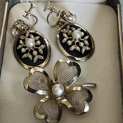 Vintage Signed Coro  Pearl Pin Earring Set • $19.99