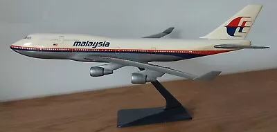 Malaysia Airlines B747-400 Snap Fit Plastic Model 1:250 Vintage • £58.38