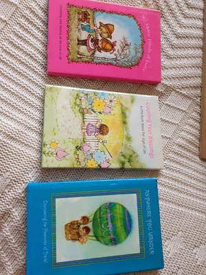 £5 • Buy 3 Hallmark Books: Count Your Blessings, So Many Kinds Of Love, Anywhere You Wand