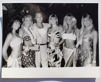 Vtg 1989 Michael Nader  Dynasty  And The Hawaiian Tropic Girls Photo • $15