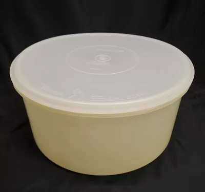 Vintage Tupperware Round Cake Cookie Carrier 256-1 Large Tupper Seal 224-11 Lid • $10