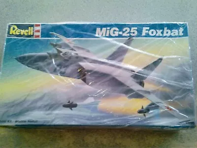 1/100 Mig-25 Ruso. Revell • $39.99