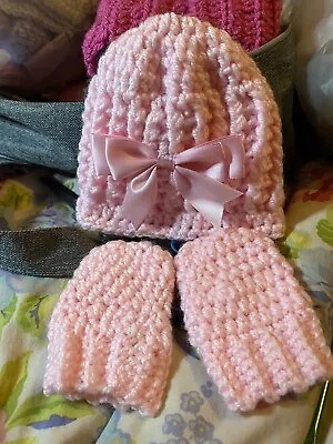 Hand Crocheted Baby Hat Mittens Set • £5