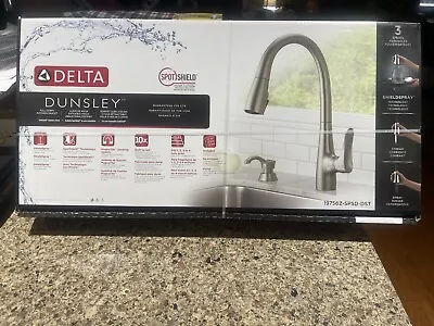 NEW Delta Dunsley Single-Handle Deck Mount Pull-Down Kitchen Faucet W/Spotshield • $148.84