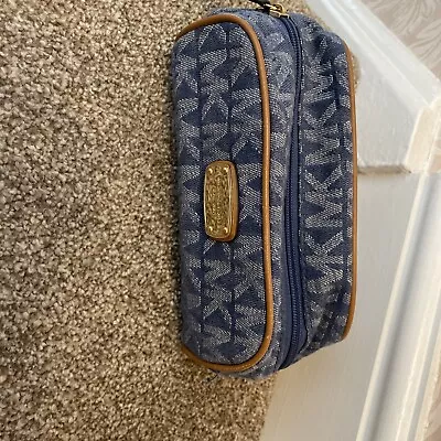 Michael Kors Make Up Bag • £10