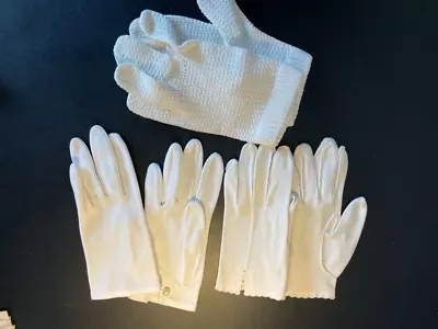 3 Pair VINTAGE GIRL'S WHITE SHORT WRIST DRESS GLOVES 2 Cotton 1 Knit CLEAN • $6