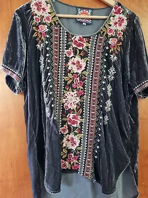 Johnny Was Women’s Floral Embroidered Velour Top Sz M • $80