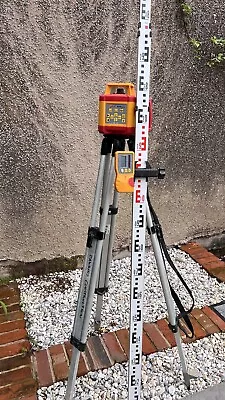 Builders Site Laser Level - Calibrated - Including Tripod & Staff -Carry Case • £155
