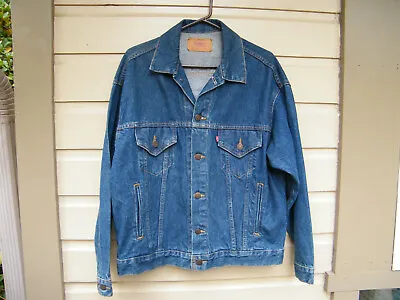 Vintage LEVI’s Denim Jean Trucker Jacket Tapestry Back Size M Red Tag 70507 0214 • $74.99