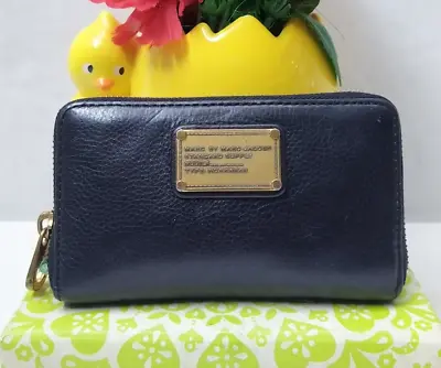 Marc By Marc Jacobs Black Pebbled Leather Zip Around Credit Card Wallet • $49.50