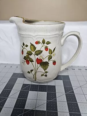 Sunmarc Stoneware Pitcher Endura Collection LA FRAISE Strawberry Japan 48 Oz VTG • $17.99